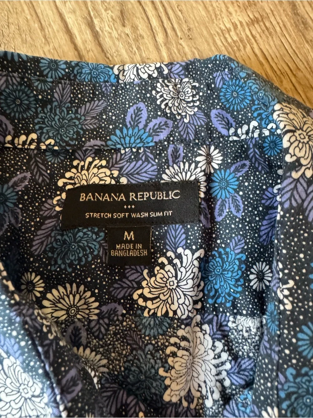Banana Republic Blue & White Floral Short-Sleeve Button-Down Shirt